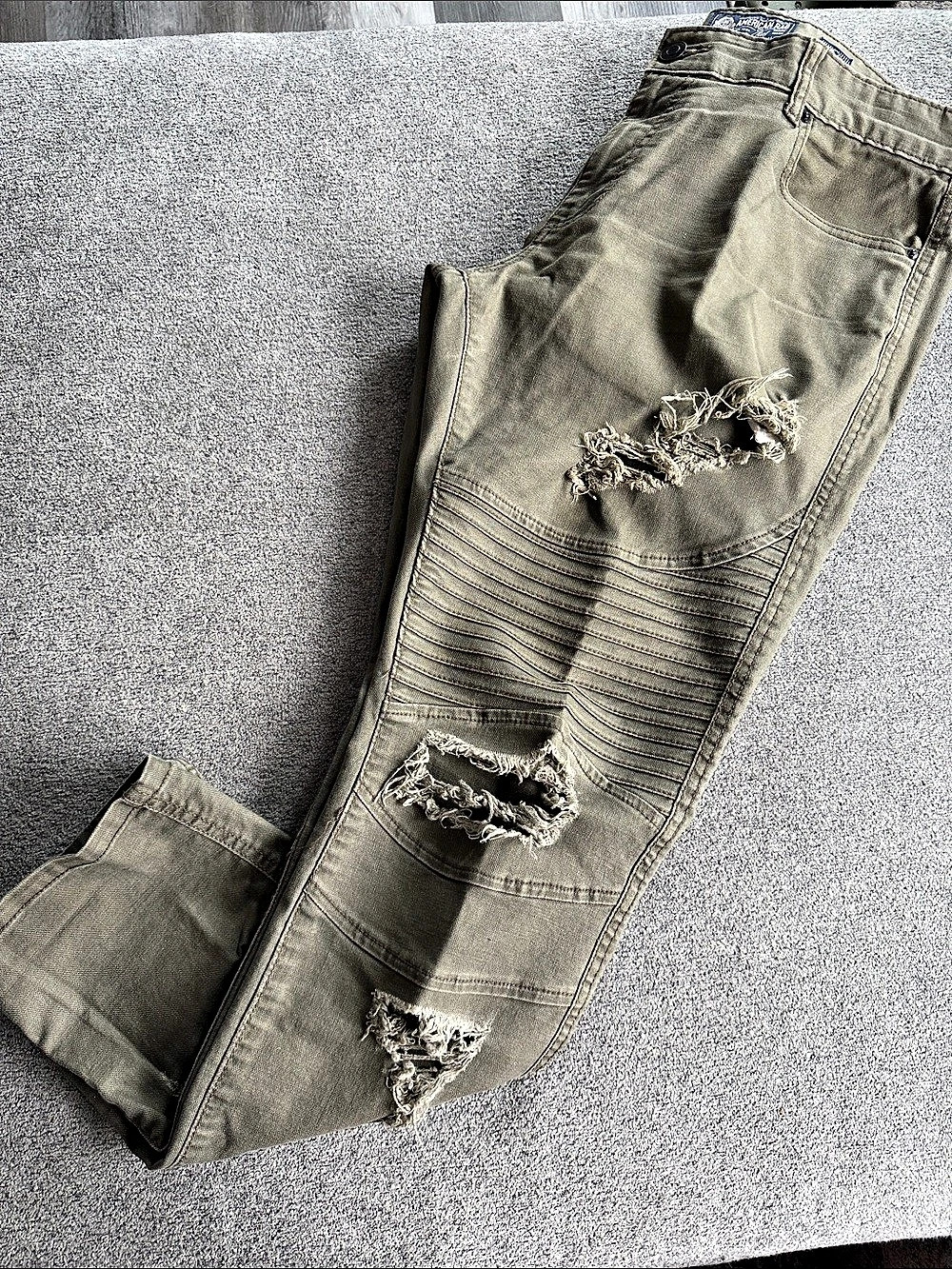 American Rag Distressed Skinny Jeans in Green Waist 34